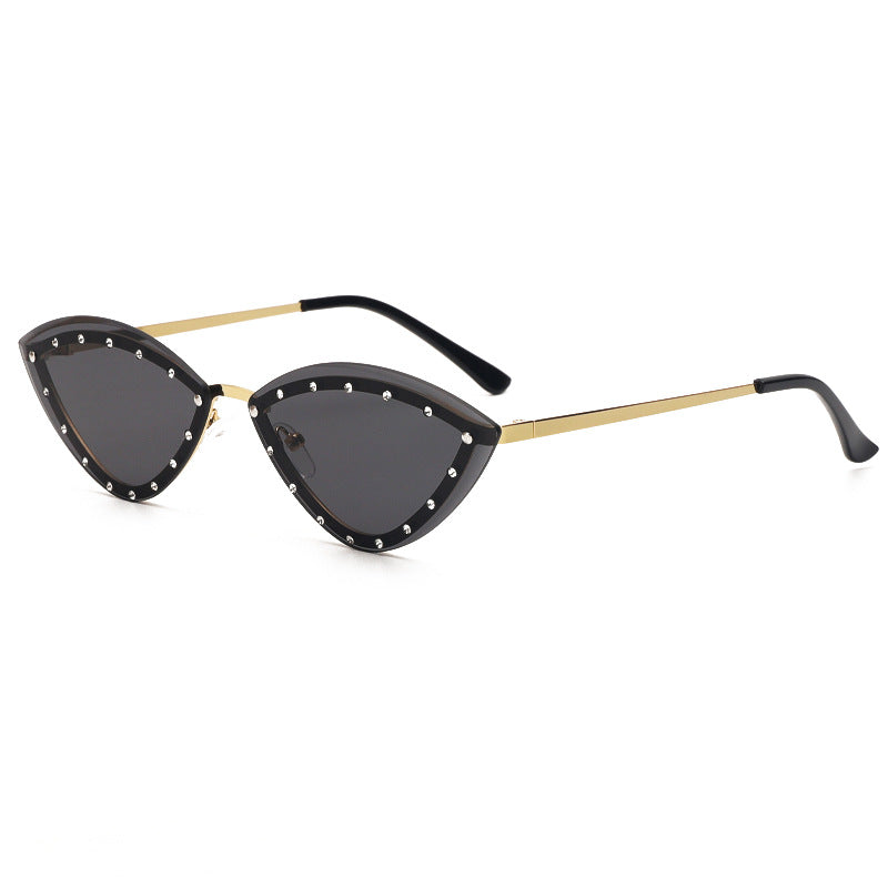 Sparkling Diamond Cat-eye Sunglasses