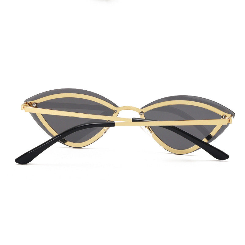 Sparkling Diamond Cat-eye Sunglasses